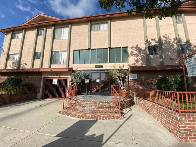 Building Photo - 4037c