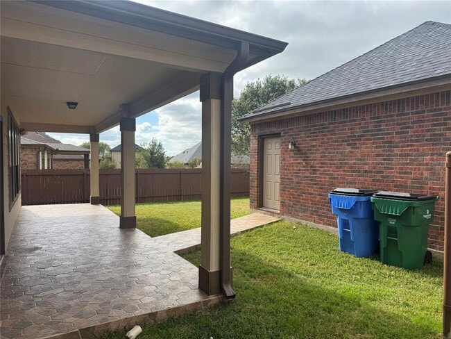 Building Photo - 500 Springbrook Rd