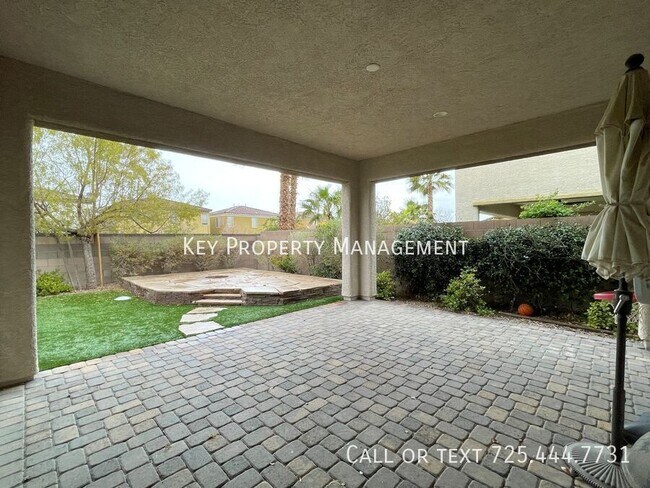 Building Photo - SPACIOUS AND UPGRADED 4 BEDROOM HOME NEAR ...