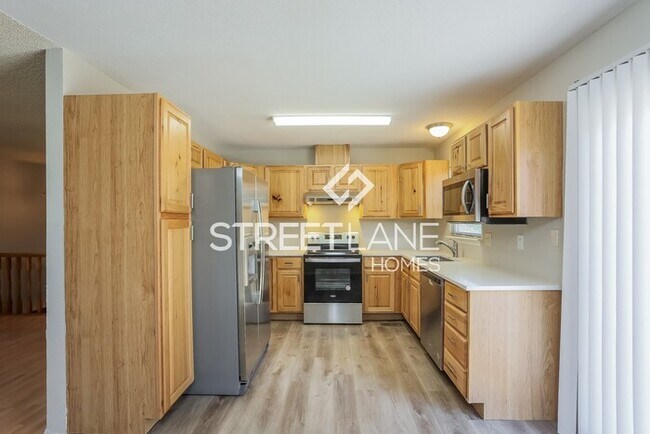 Building Photo - REDUCED! - Now offering $1000 off first fu...