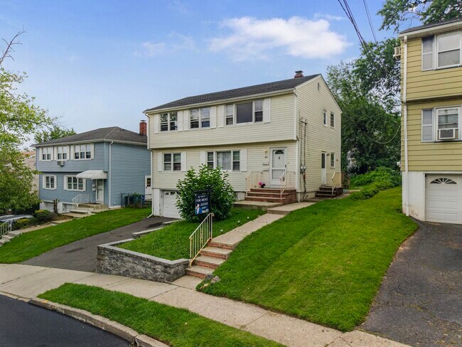 Building Photo - 420 Kipp Ave