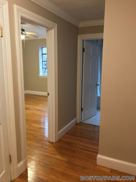 Building Photo - 93 Strathmore Rd