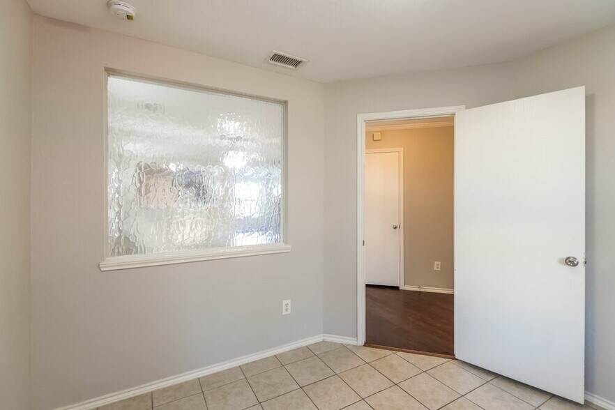Building Photo - 29626 Evergreen Hills Dr