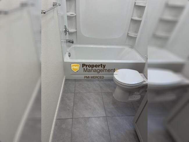 Building Photo - "Charming 3-Bed Haven with Granite Elegance in Merced!"