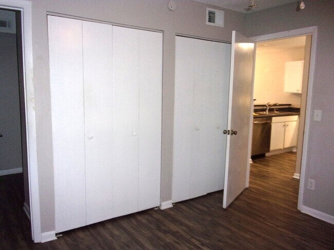 Building Photo - 1711 Eagles Pl