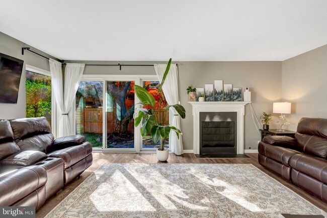 Building Photo - 5617 Gosling Dr