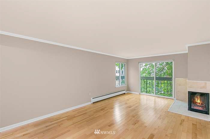 Living Room - 202 W Olympic Pl