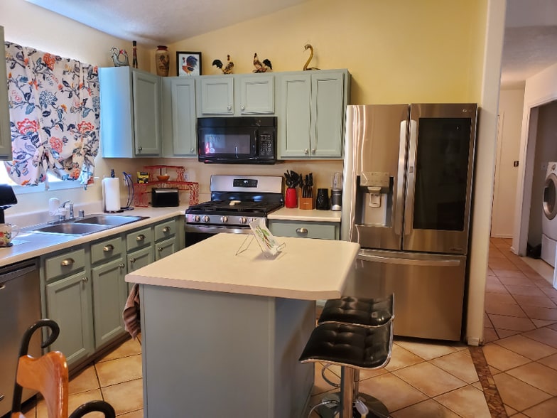 Building Photo - 332 Vista Del Angel SW