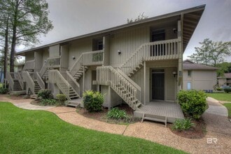 Building Photo - 1046 Sea Cliff Dr N
