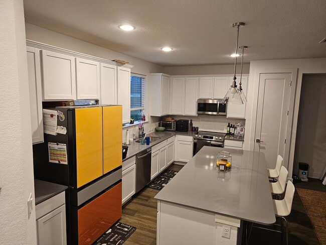 all Samsung appliances - 2050 Lohmans Spur Rd