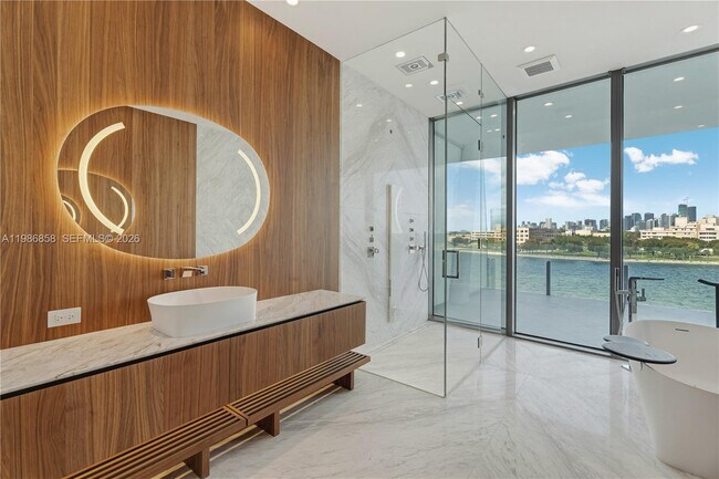 Building Photo - 5 Grove Isle Dr