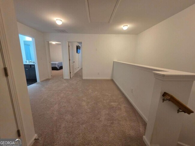 Building Photo - 5531 Garens Way