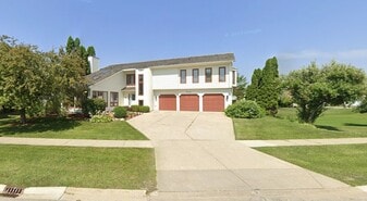 Building Photo - 34191 N Horseshoe Ln
