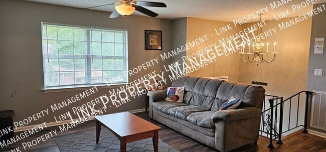 Building Photo - 2433 Meade Cir