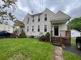 Building Photo - 962 Johnson St