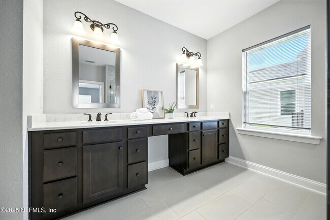 Building Photo - 24 Tradesman Ln