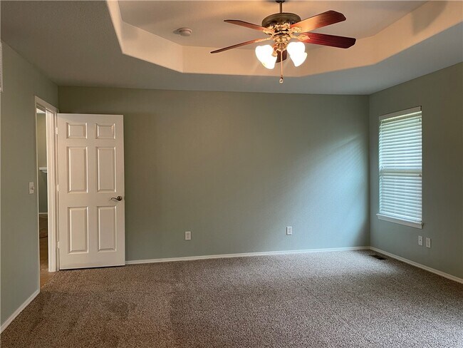 Building Photo - 2 Bacton Ln