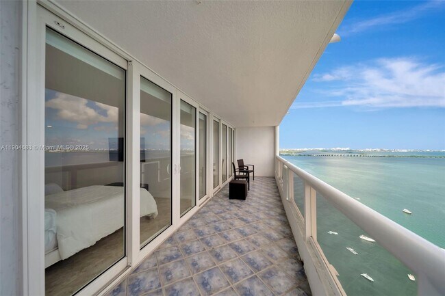 Building Photo - 1717 N Bayshore Dr