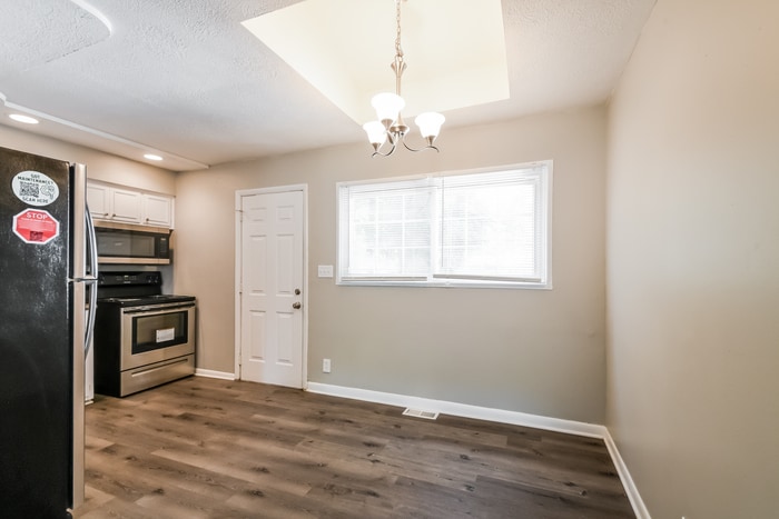 Building Photo - 3955 Diamond Ln