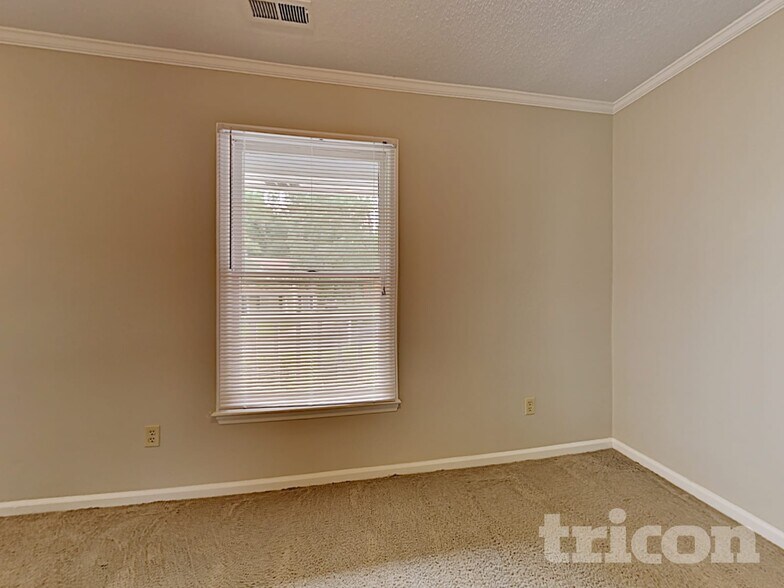 Building Photo - 2820 Royal Ridge Ln