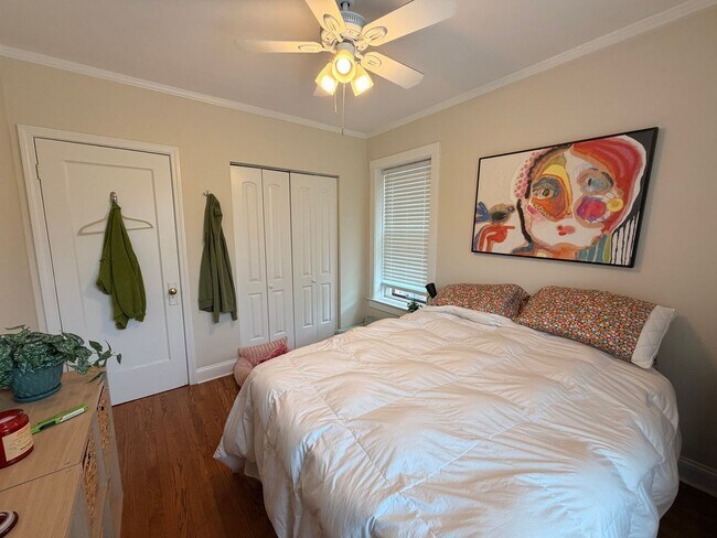 Building Photo - Nice 1 Bed w/Dining Room and Newer Kitchen and Bath at Roger's Glenwood District