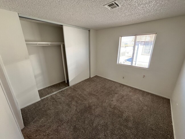 Building Photo - 147 Westminster Way