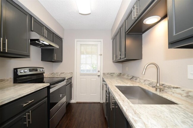 Primary Photo - 5650 Birchmont Dr