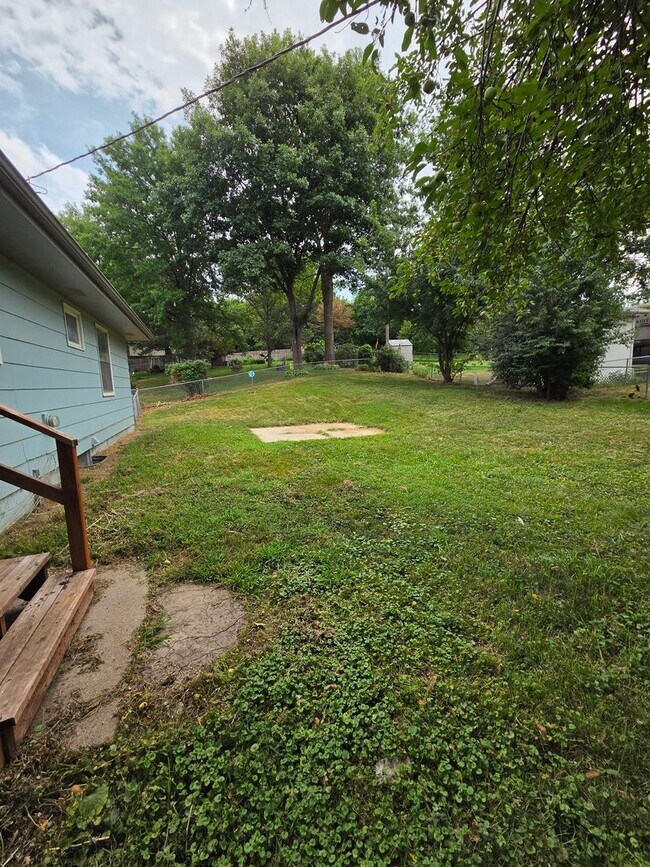 Building Photo - 3/2/1 newly remodeled with a fenced in backyard