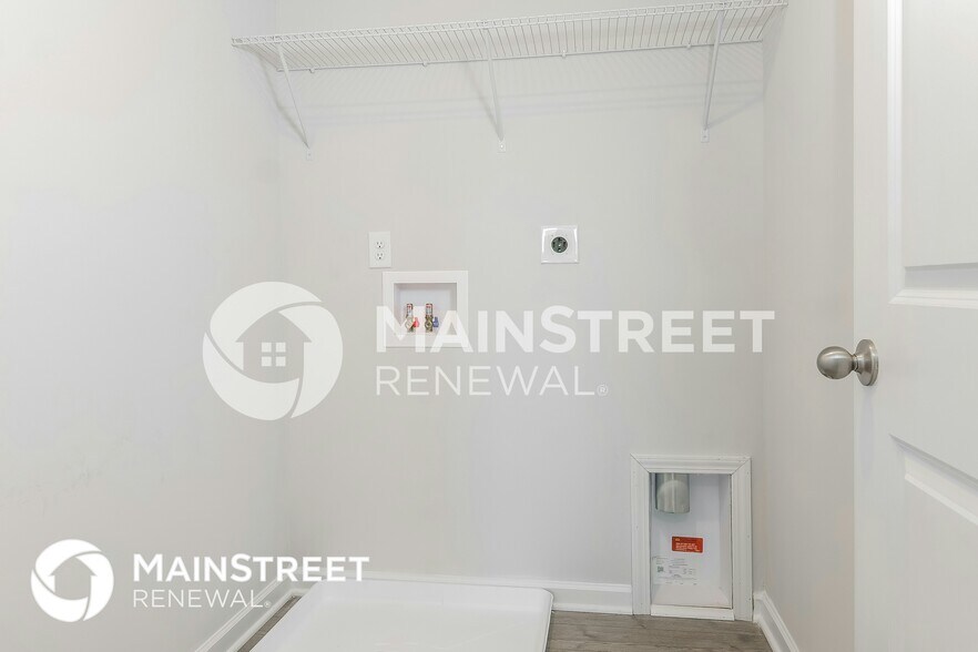 Building Photo - 2416 Alberto Dr