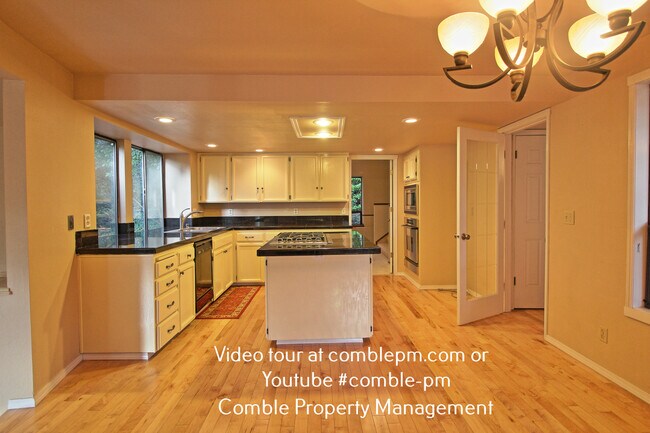 Building Photo - 5275 Highland Dr