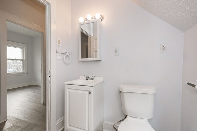 Building Photo - 2307 Garden Ave