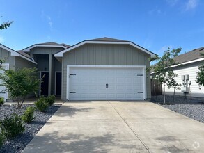 Building Photo - Luxury 3/2 Duplex in Seguin, Texas