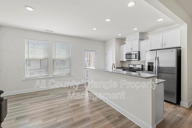 Building Photo - 2105 Nandina Trl