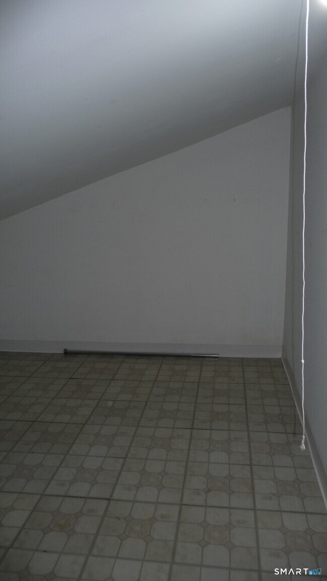 Building Photo - 11 Little River Ln