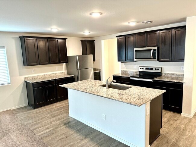 Building Photo - 1556 Demain Dr