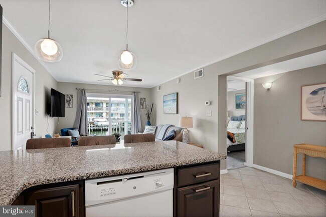 Building Photo - 121 Newport Bay Dr