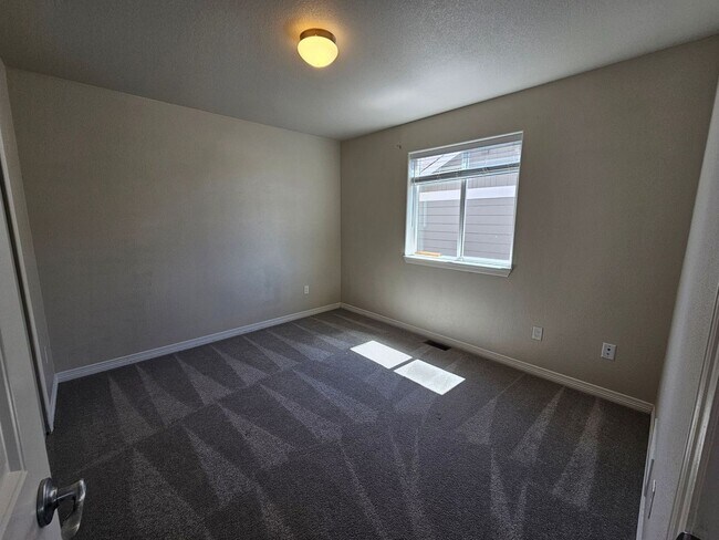 Building Photo - 13256 Park Meadows Dr