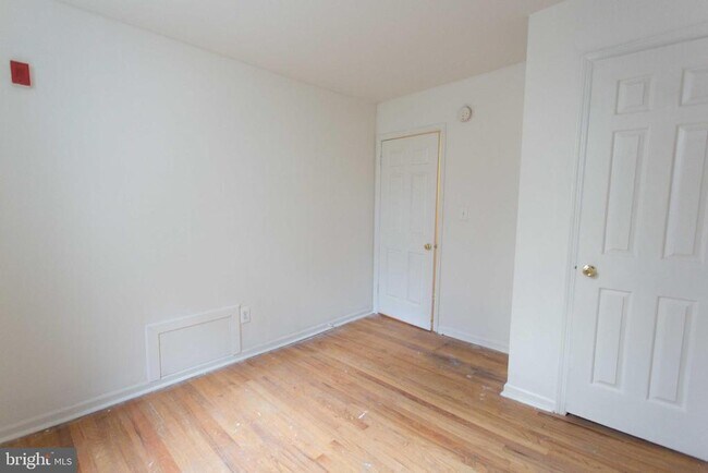 Building Photo - 526 Spruce St