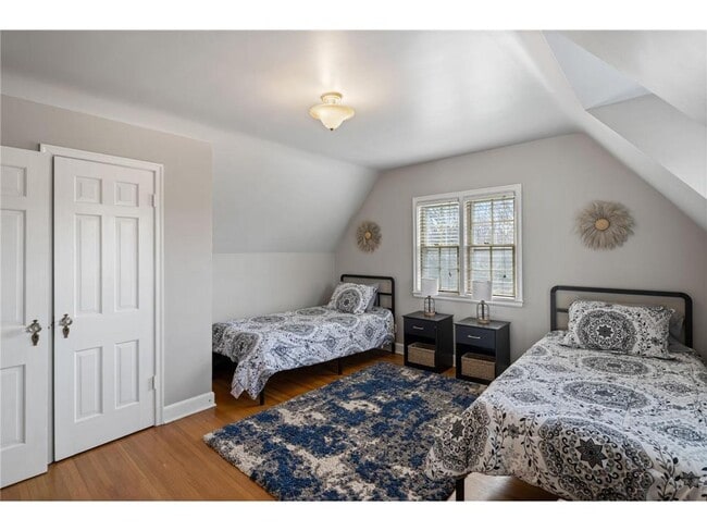 Building Photo - 2721 29th Ave NE