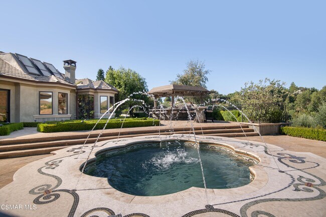 Building Photo - 4358 Cresthaven Dr