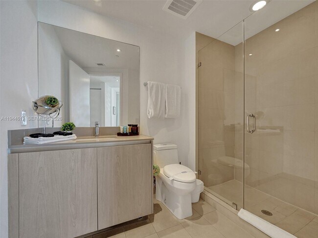 Building Photo - 4111 S Ocean Dr