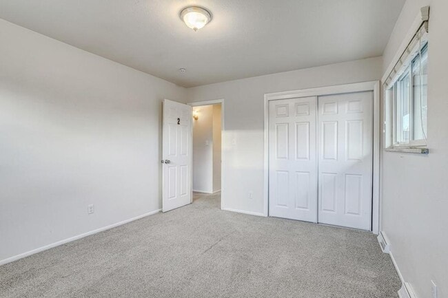 Building Photo - 2860 S Golden Way