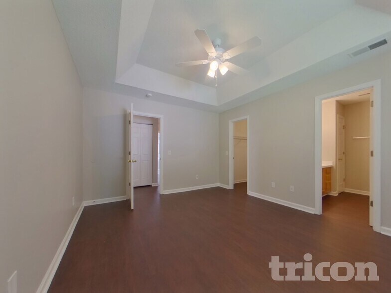 Building Photo - 425 Northshore Ct
