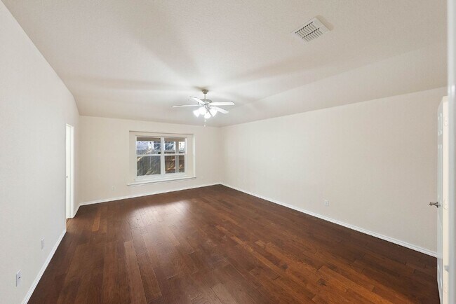 Building Photo - Gated Community - Resort Amenities