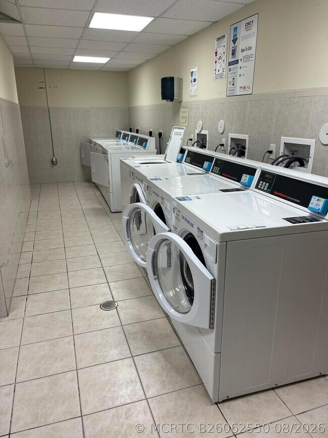 Building Photo - 1515 E Broward Blvd