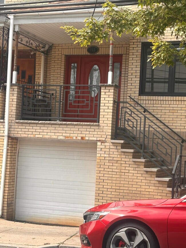 Building Photo - 153 61st St