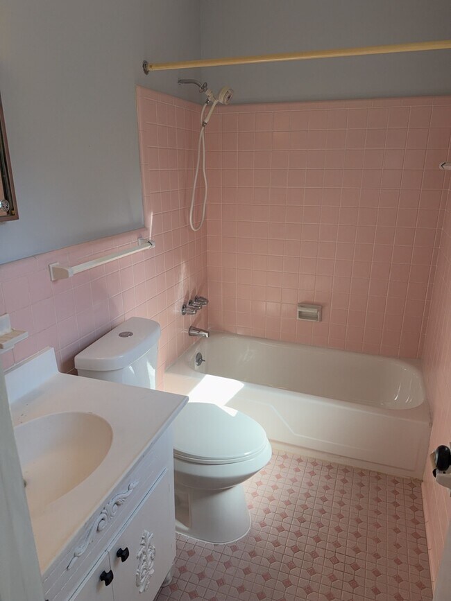 Building Photo - 4064 Johnstown Dr