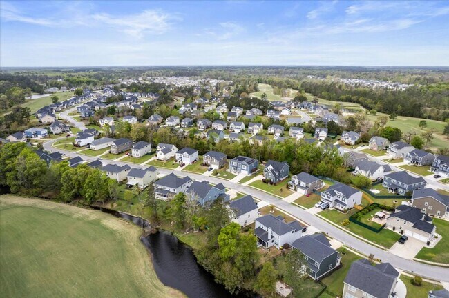 Building Photo - Welcome to Your Ideal Home: Where Luxury a...