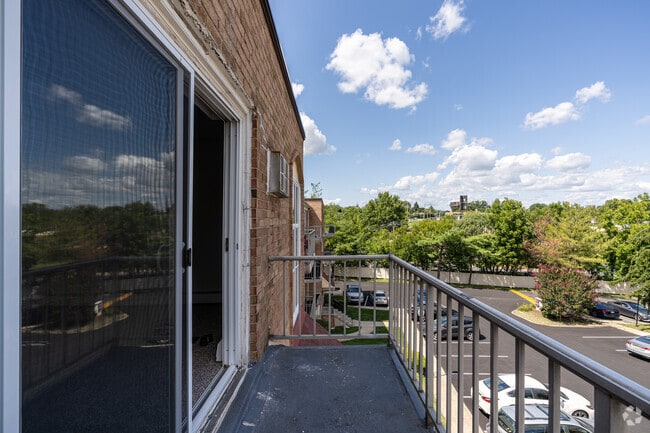 Building Photo - Bishop Hill Apartments