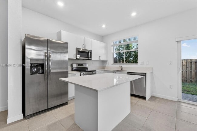 Building Photo - 2650 SE 29th St